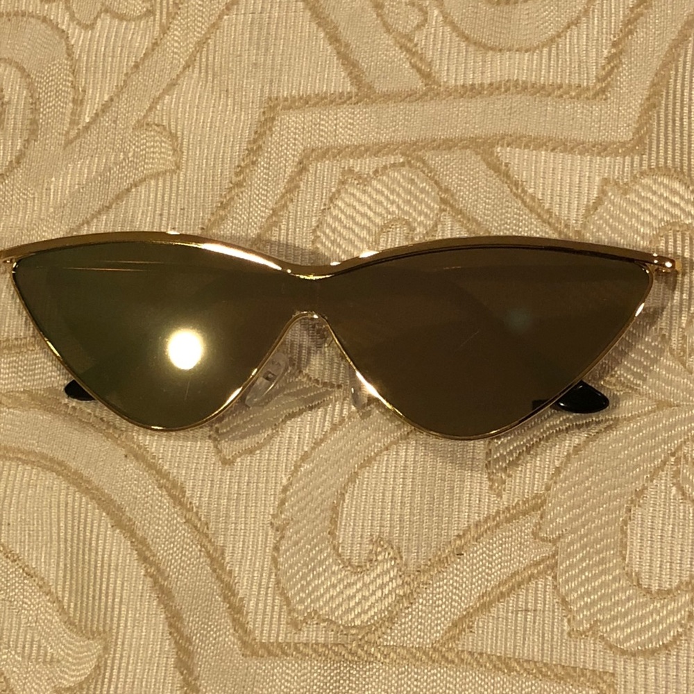 Small Rose Mirror Sunglasses - image 3